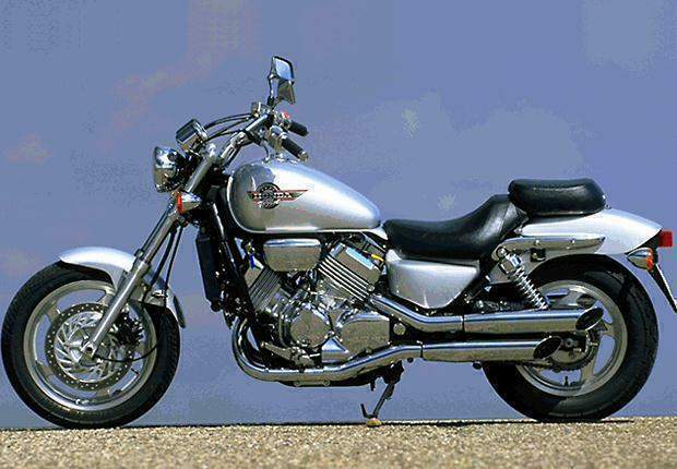 #5572 Мотоцикл Honda V45 Magna